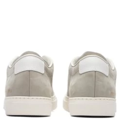 Common Projects Achilles Low In Nubuck - Olive -Fashion Clothing Store Common Projects Achilles Low in Nubuck Olive 2293 1010 04 07 2021 01 4