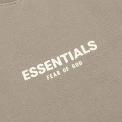 Essentials L/S Crewneck - Desert Taupe 5 Essentials L/S Crewneck - Desert Taupe -Fashion Clothing Store Fear of God Essentials LS Crewneck Desert Taupe 192BT212078F 11 02 22 Feature NF 2