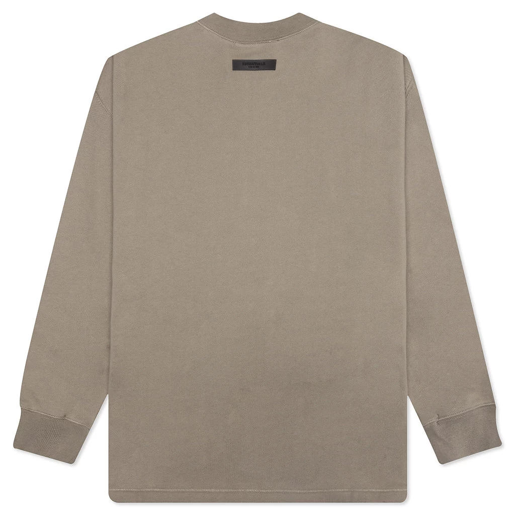 Essentials L/S Crewneck - Desert Taupe 2 Essentials L/S Crewneck - Desert Taupe - Image 2