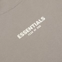 Essentials Relaxed Mockneck - Desert Taupe 5 Essentials Relaxed Mockneck - Desert Taupe -Fashion Clothing Store Fear of God Essentials Relaxed Mockneck Desert Taupe 192BT212087F 11 02 22 Feature NF 3