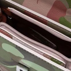 Kissing Bag - Autumn 5 Kissing Bag - Autumn -Fashion Clothing Store Kissing Bag Autumn AW23 BAG 14 O S 08 14 23 Feature KN 4