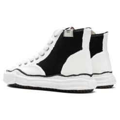 Peterson High OG Sole Rubber Painted Canvas Sneaker - Black/White 6 Peterson High OG Sole Rubber Painted Canvas Sneaker - Black/White -Fashion Clothing Store Maison Mihara Yasuhiro Peterson High OG Sole Rubber Painted Canvas Sneaker Black White A08FW715 BLW 06 04 22 Feature DV 3