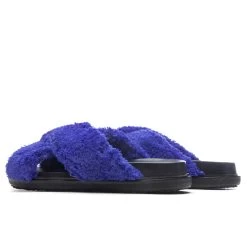 Marni Fussbett Slide Sandal - Royal 6 Marni Fussbett Slide Sandal - Royal -Fashion Clothing Store Marni Fussbett Slide Sandal Royal FBMR002501 P5441 00B56 04 23 23 Feature KN 5
