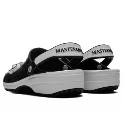Mastermind Japan X Crocs Classic Clog - Black/White 10 Mastermind Japan X Crocs Classic Clog - Black/White -Fashion Clothing Store Mastermind x Crocs Classic Clog Black White 208211 066 07 06 22 Feature JAYLEEN 33