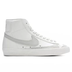 Nike Women's Blazer Mid '77 Vintage - Sail/Light Bone/Sail