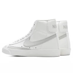 Nike Women's Blazer Mid '77 Vintage - Sail/Light Bone/Sail 6 Nike Women's Blazer Mid '77 Vintage - Sail/Light Bone/Sail -Fashion Clothing Store Nike Women s Women s Blazer Mid 77 Vintage Sail Light Bone Sail CZ1055 120 11 12 22 Feature VR 5
