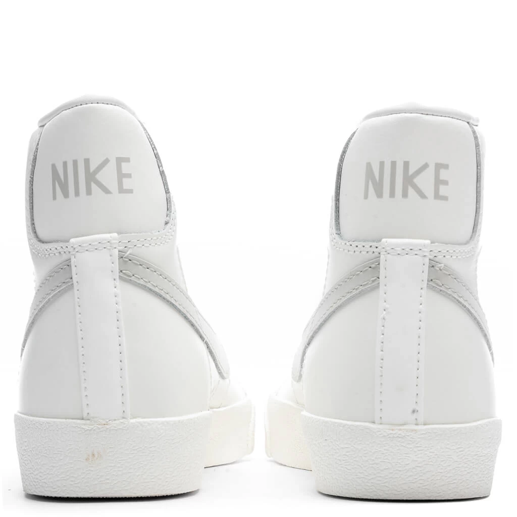 Nike Women's Blazer Mid '77 Vintage - Sail/Light Bone/Sail 4 Nike Women's Blazer Mid '77 Vintage - Sail/Light Bone/Sail - Image 4