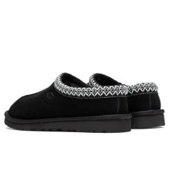 Ugg Tasman Slipper - Black 6 Ugg Tasman Slipper - Black -Fashion Clothing Store UGG Tasman Slipper Black 5950 BLK 12 05 2020 01 4
